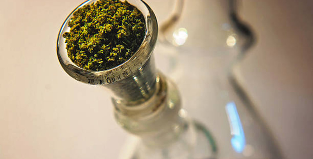 You are currently viewing Cannabis Smoking Accessories & Cannabis best-Bong Brand Reviews
